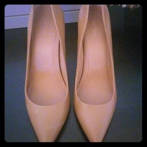 Carmel pointed toe pumps